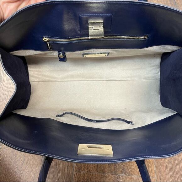 Jimmy choo large Riley crossbody tote bag in navy - Picture 10 of 16